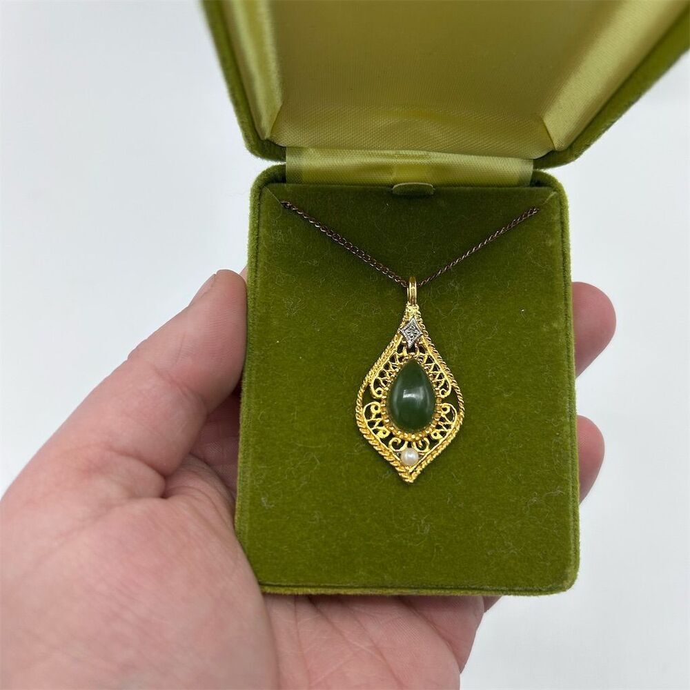 Vintage Jade and Pearl Teardrop Filigree Pendant Necklace Gold Plated - Picture 2 of 4
